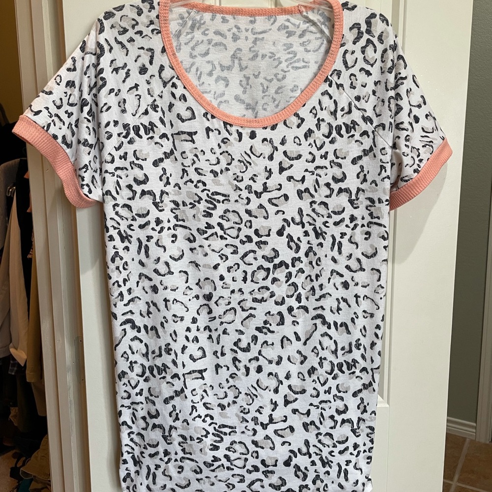 Women’s T shirt